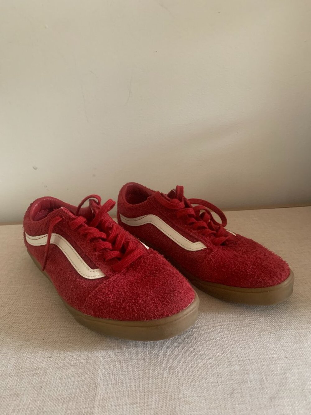 W6.5 Vans Old Skool Lowpro Shoe (Red/White/Gum Sole) size